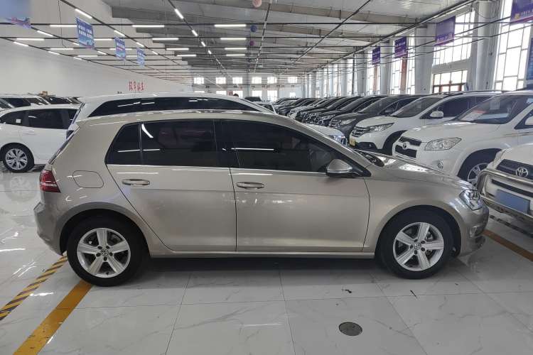 Used Volkswagen Golf 2016 230TSI Automatic Comfort Version Exterior 2
