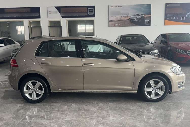 Used Volkswagen Golf 2016 230TSI Automatic Comfort Version Exterior 3