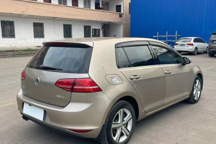 Used Volkswagen Golf 2016 230TSI Automatic Luxury Version Exterior 5