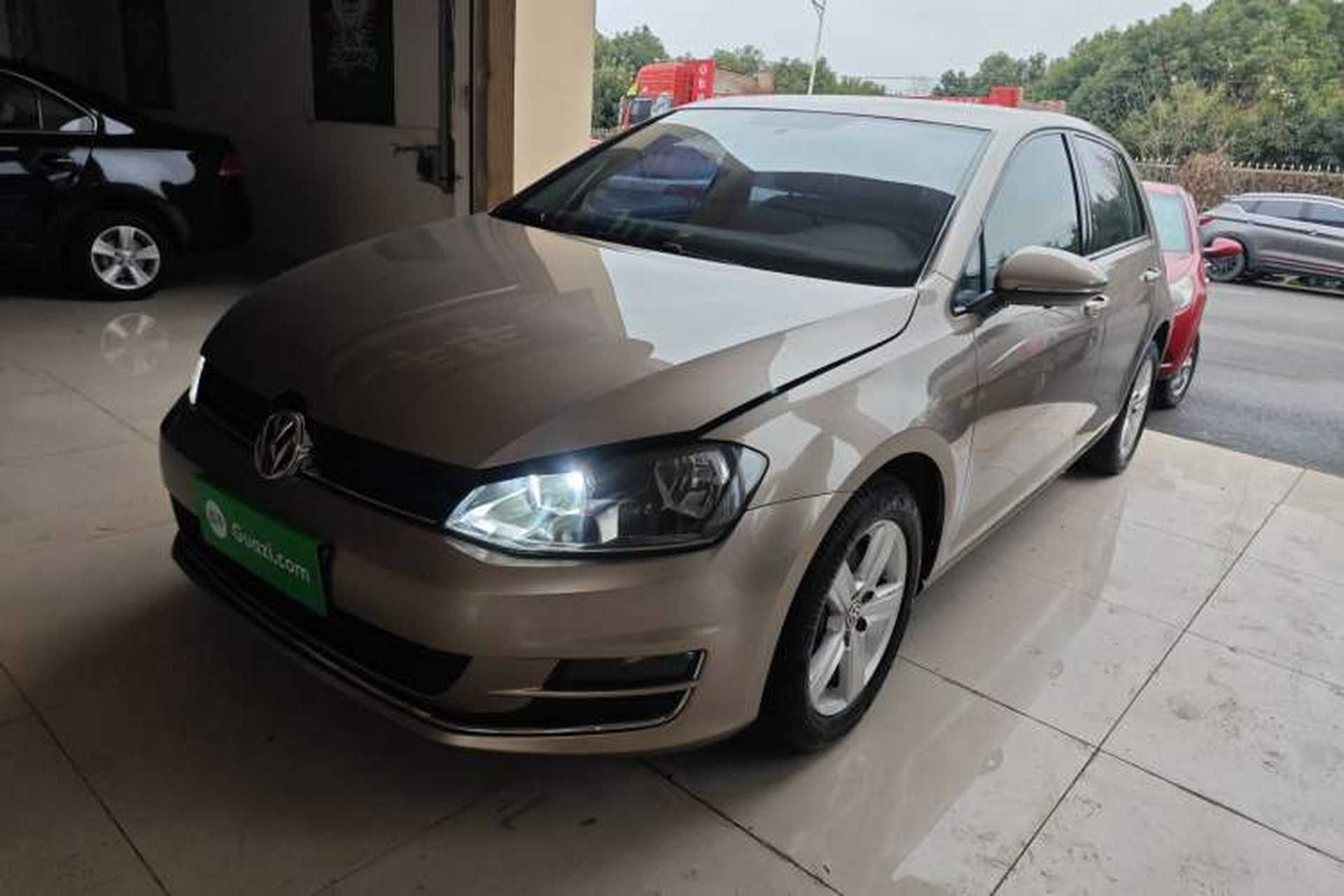 Used Volkswagen Golf 2016 1.6L Automatic Fashion Model Front Left 45 Deg