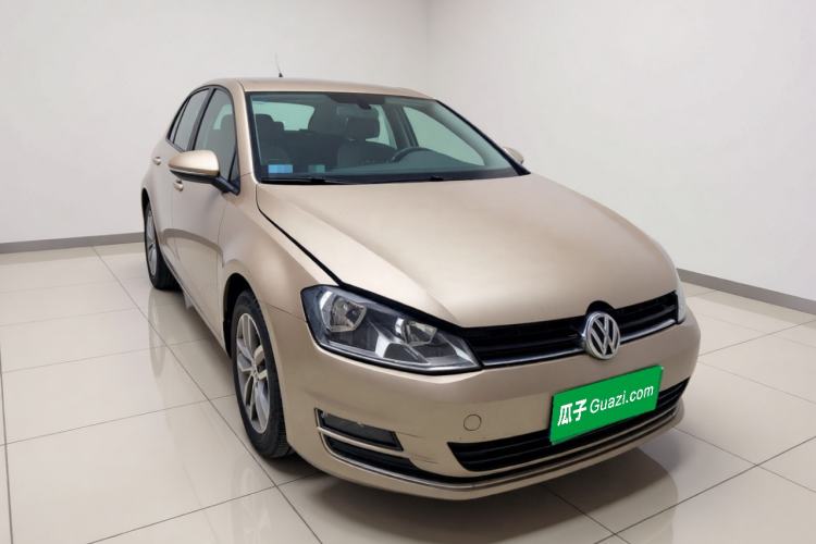 Used Volkswagen Golf 2016 230TSI Automatic Luxury Version Front Right 45 Deg
