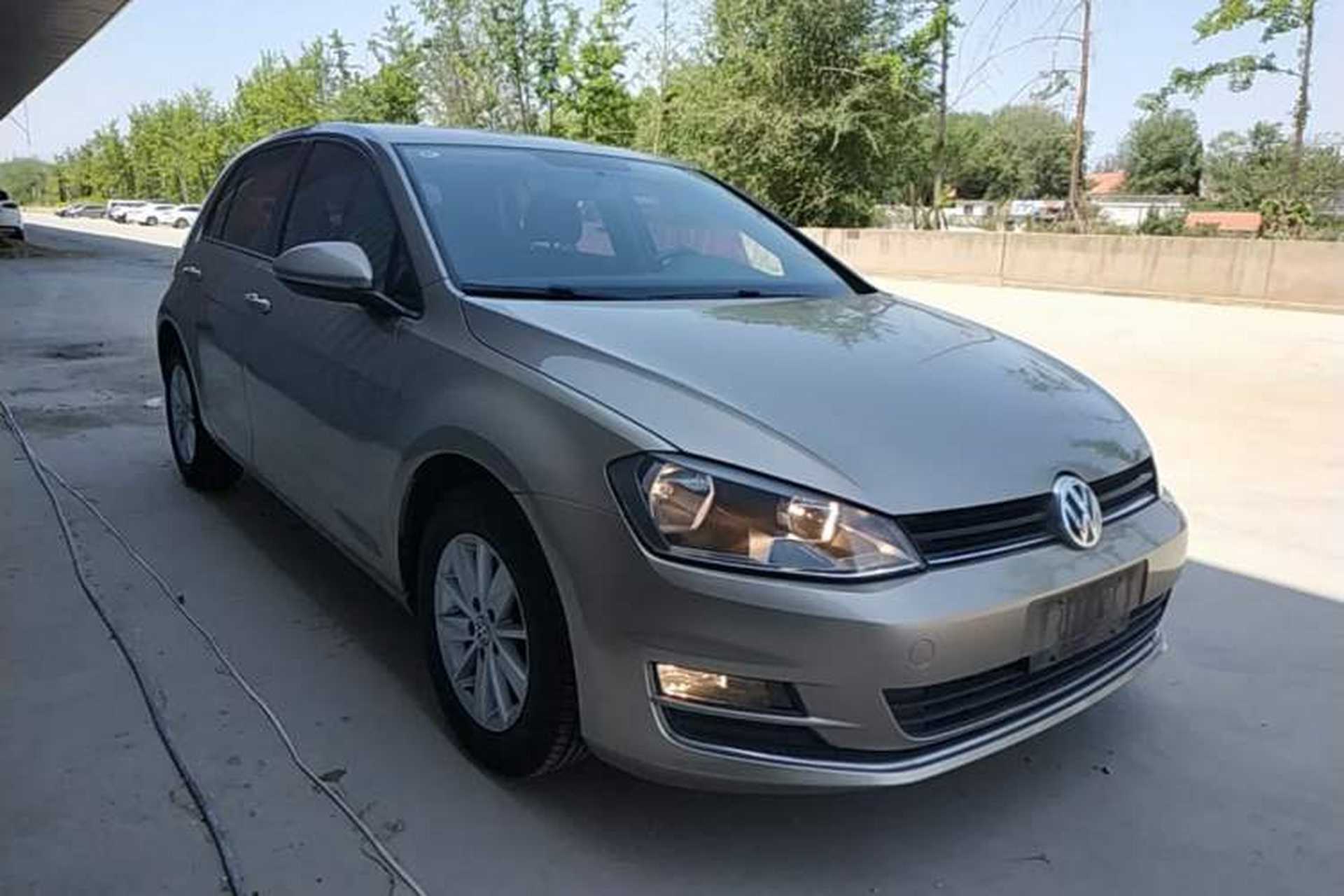Used Volkswagen Golf 2016 1.6L Automatic Fashion Model Front Right 45 Deg