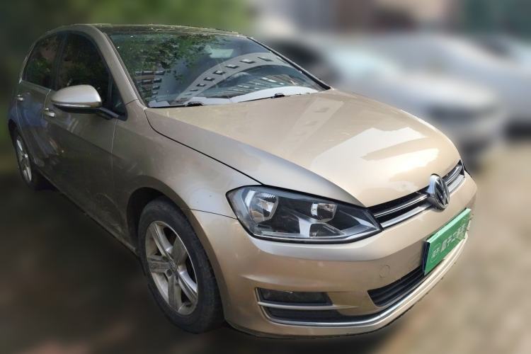 Used Volkswagen Golf 2016 230TSI Automatic Comfort Version Front Right 45 Deg