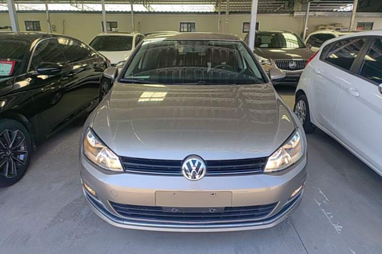 Used Volkswagen Golf 2016 1.6L Automatic Fashion Model Front