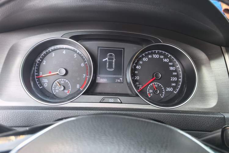 Used Volkswagen Golf 2016 230TSI Manual Comfort Version Instrument Cluster