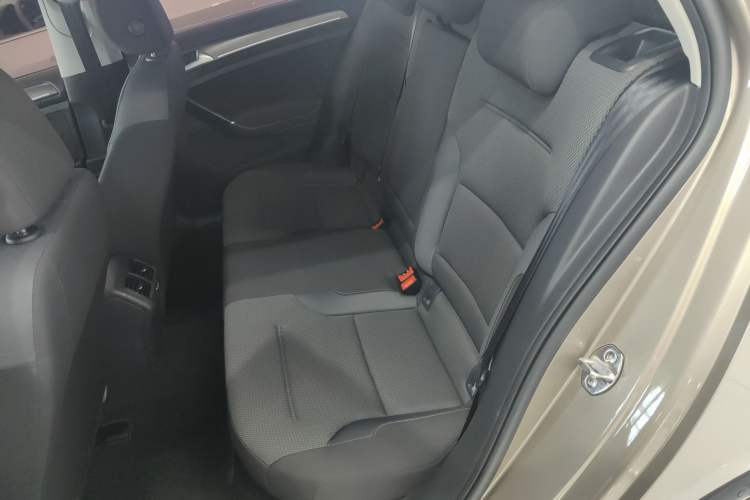Used Volkswagen Golf 2016 230TSI Automatic Comfort Version Interior 1