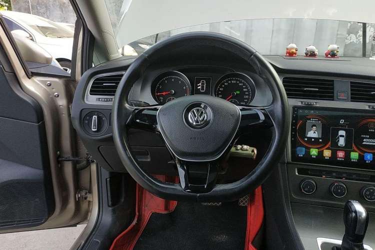 Used Volkswagen Golf 2016 230TSI Automatic Comfort Version Interior 2