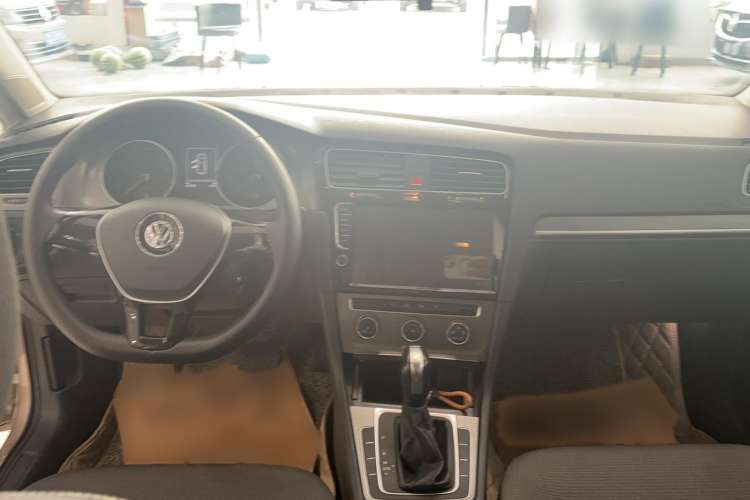Used Volkswagen Golf 2016 230TSI Automatic Comfort Version Interior 2