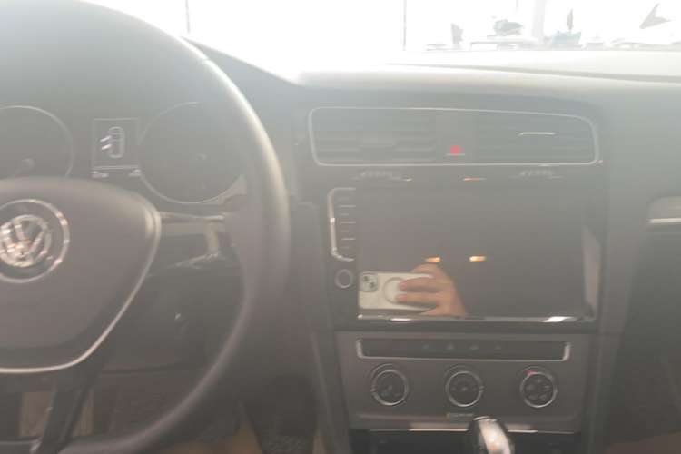 Used Volkswagen Golf 2016 230TSI Automatic Comfort Version Interior 3