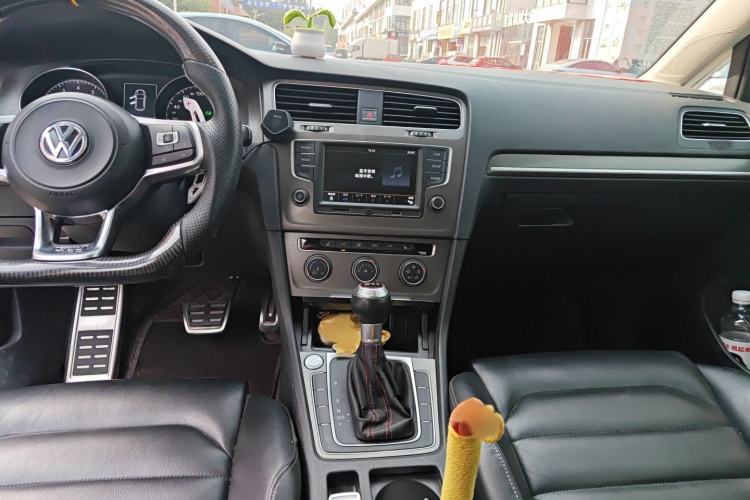 Used Volkswagen Golf 2016 230TSI Automatic Luxury Version Interior 3