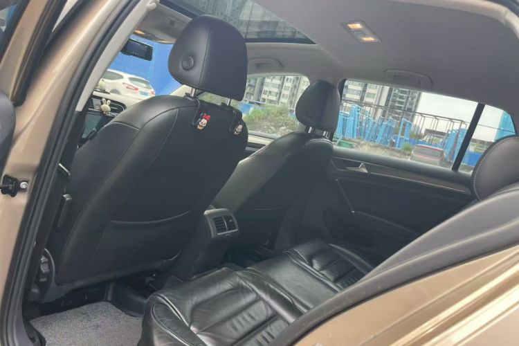 Used Volkswagen Golf 2016 230TSI Automatic Luxury Version Interior 3