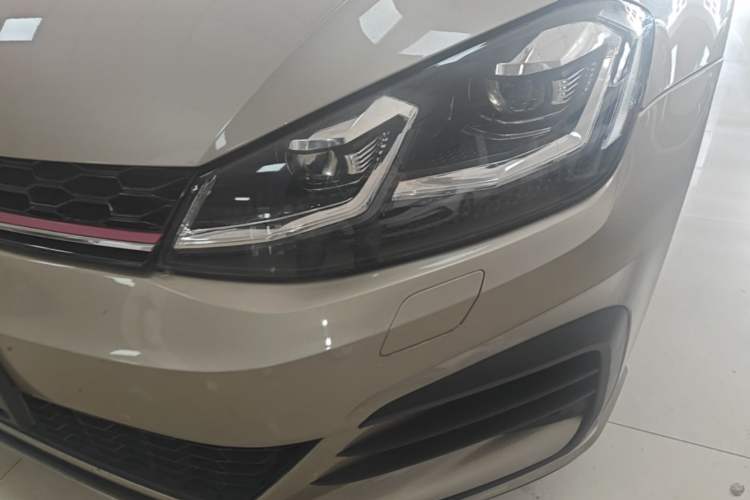 Used Volkswagen Golf 2016 230TSI Automatic Luxury Version Left Front Headlight