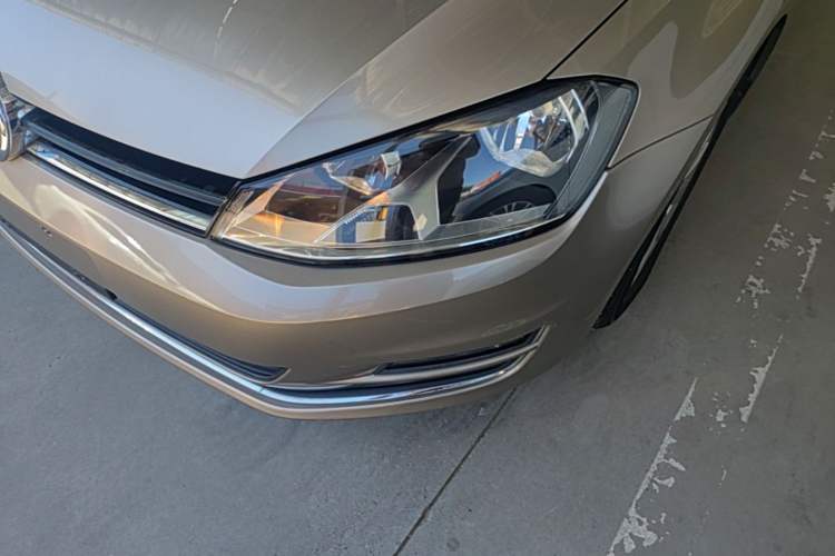 Used Volkswagen Golf 2016 1.6L Automatic Fashion Model Left Front Headlight