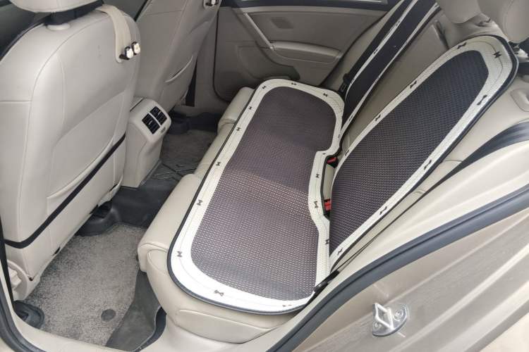 Used Volkswagen Golf 2016 230TSI Automatic Luxury Version Left Rear Seat