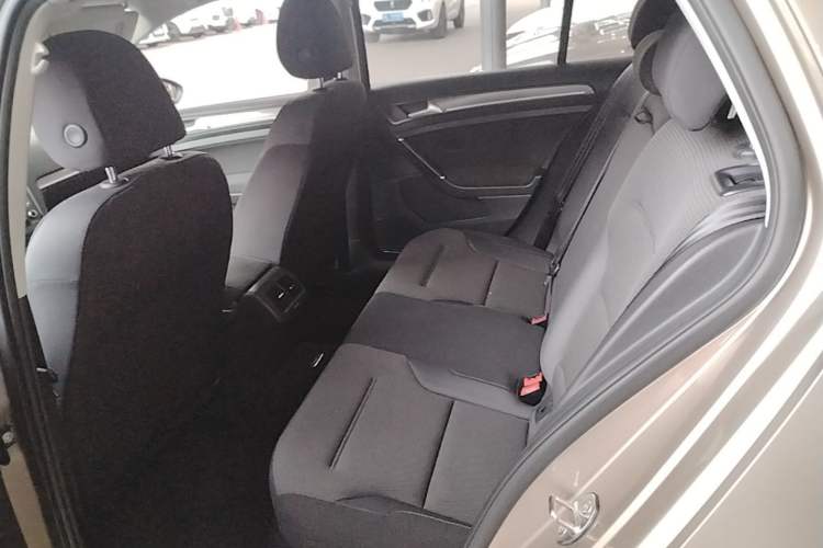 Used Volkswagen Golf 2016 1.6L Automatic Comfort Model Left Rear Seat