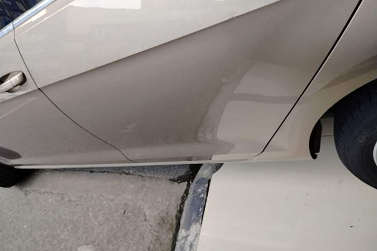 Used Volkswagen Golf 2016 1.6L Automatic Comfort Model Left Side Sill