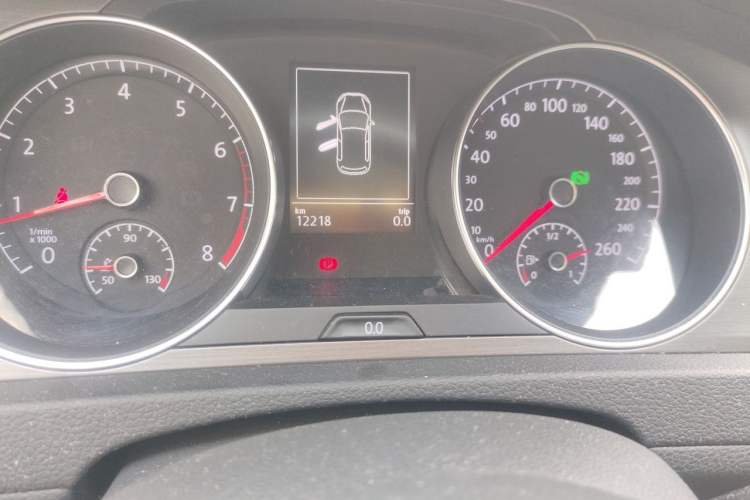 Used Volkswagen Golf 2016 230TSI Automatic Luxury Version Odometer Close Up