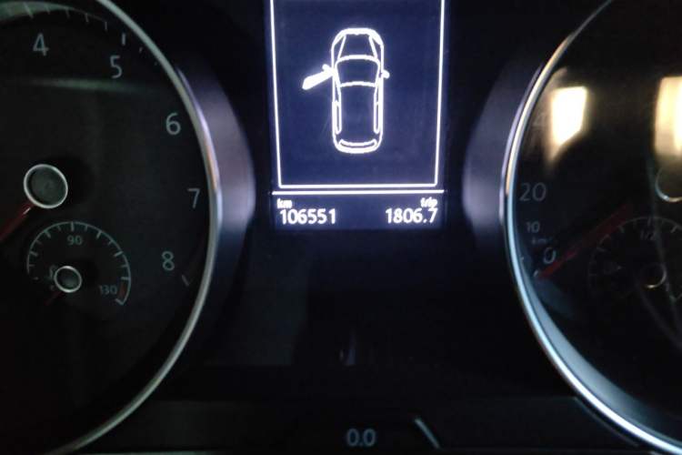 Used Volkswagen Golf 2016 230TSI Automatic Luxury Version Odometer Close Up