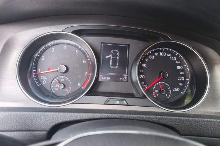 Used Volkswagen Golf 2016 230TSI Manual Comfort Version Odometer Close Up