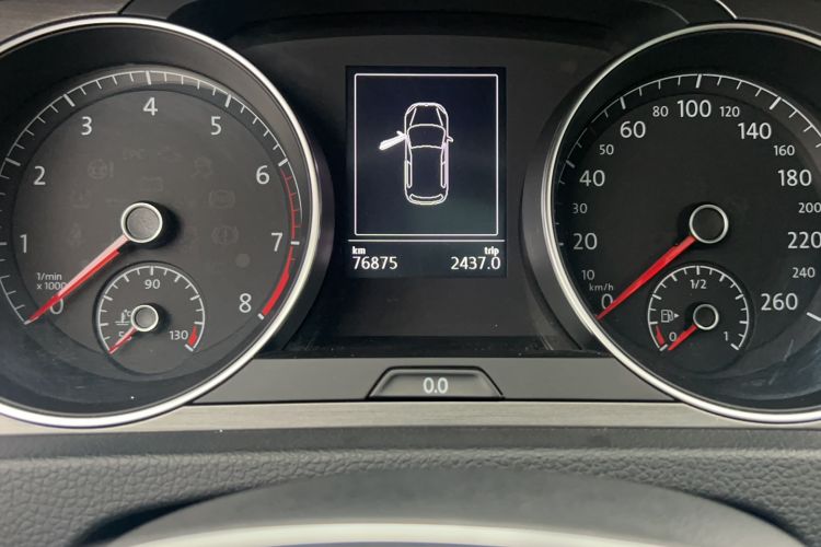 Used Volkswagen Golf 2016 230TSI Automatic Luxury Version Odometer Close Up