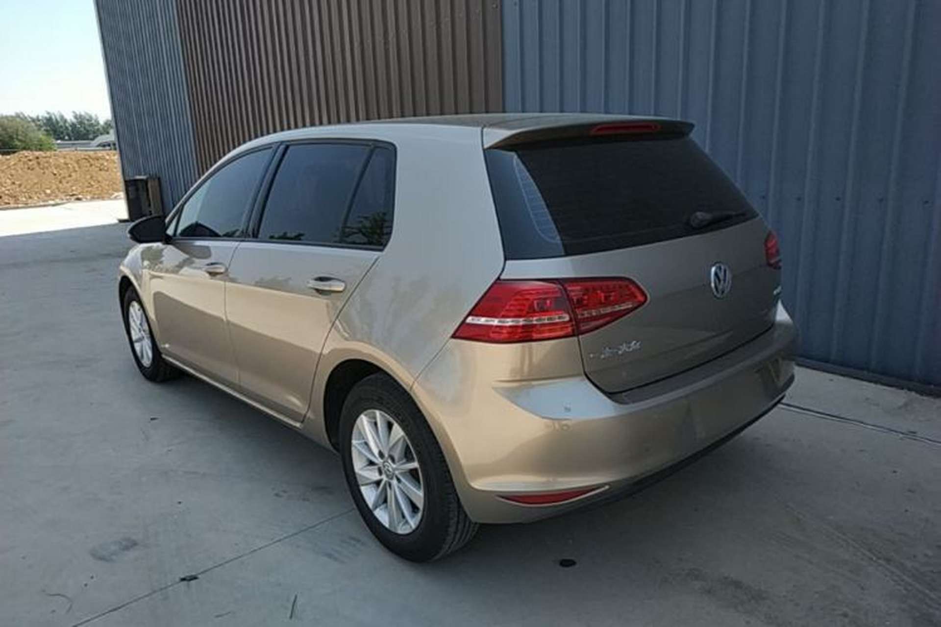 Used Volkswagen Golf 2016 1.6L Automatic Fashion Model Rear Left 45 Deg