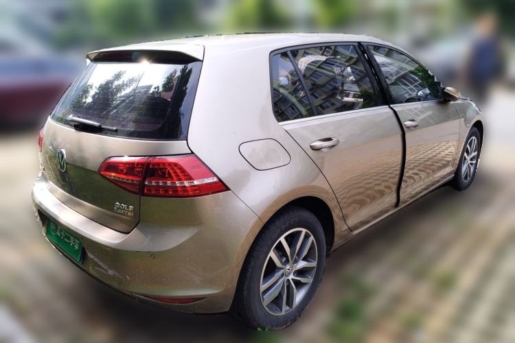 Used Volkswagen Golf 2016 230TSI Automatic Luxury Version Rear Right 45 Deg