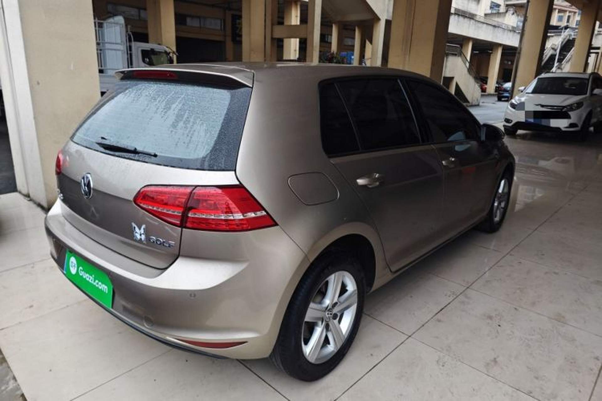 Used Volkswagen Golf 2016 1.6L Automatic Fashion Model Rear Right 45 Deg