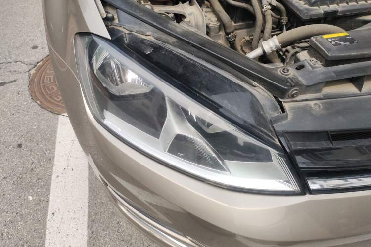 Used Volkswagen Golf 2016 230TSI Automatic Luxury Version Right Front Headlight
