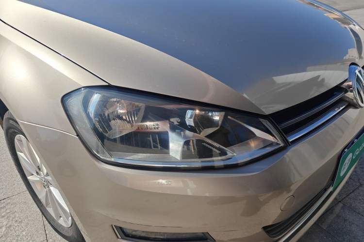 Used Volkswagen Golf 2016 1.6L Automatic Fashion Model Right Front Headlight