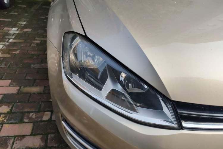 Used Volkswagen Golf 2016 230TSI Automatic Comfort Version Right Front Headlight