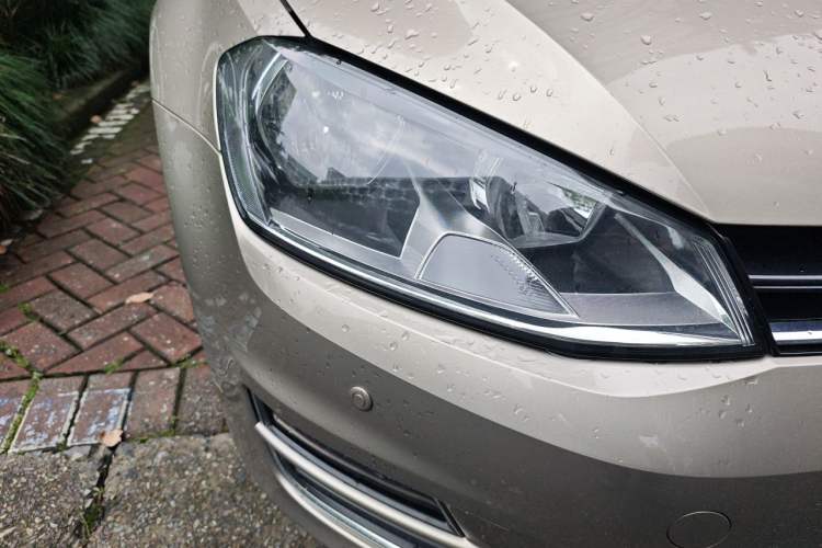 Used Volkswagen Golf 2016 230TSI Automatic Luxury Version Right Front Headlight