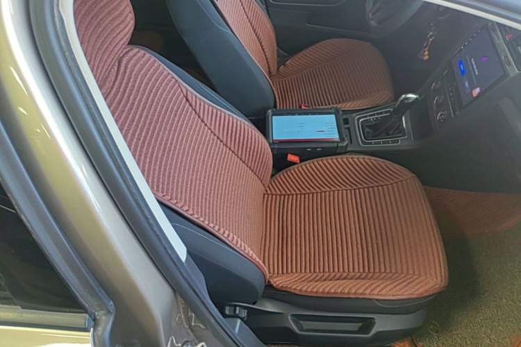 Used Volkswagen Golf 2016 1.6L Automatic Fashion Model Right Front Seat