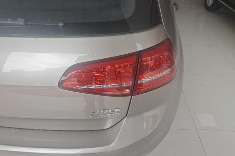 Used Volkswagen Golf 2016 230TSI Automatic Luxury Version Right Rear Taillight