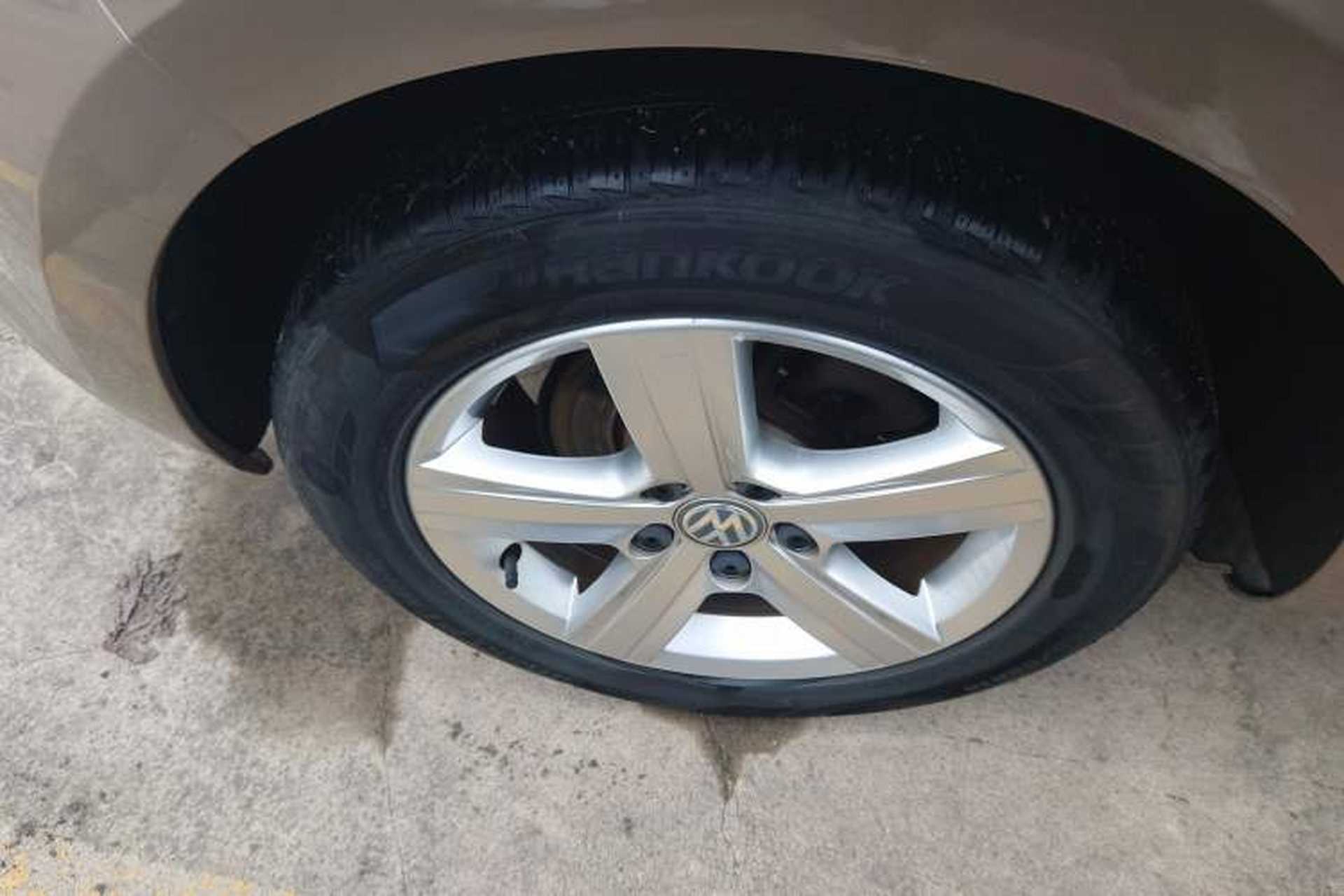 Used Volkswagen Golf 2016 1.6L Automatic Comfort Model Right Rear Wheel Hub