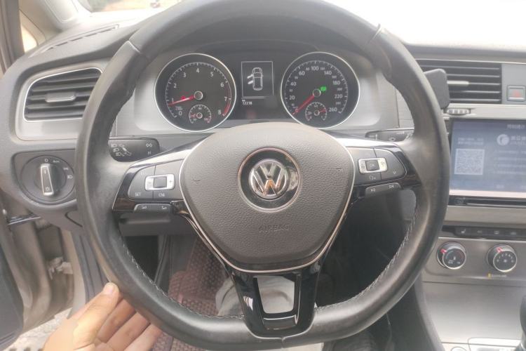 Used Volkswagen Golf 2016 230TSI Automatic Luxury Version Steering Wheel