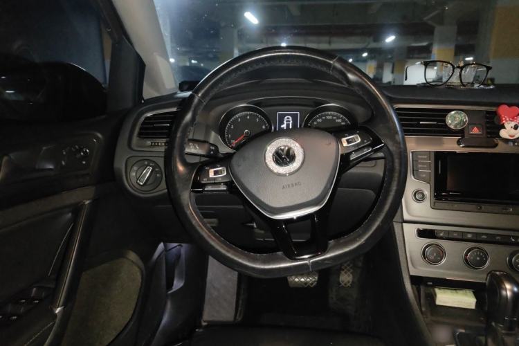 Used Volkswagen Golf 2016 230TSI Automatic Luxury Version Steering Wheel