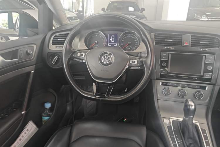 Used Volkswagen Golf 2016 230TSI Automatic Luxury Version Steering Wheel