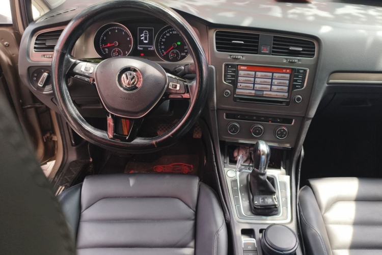 Used Volkswagen Golf 2016 230TSI Automatic Luxury Version Steering Wheel