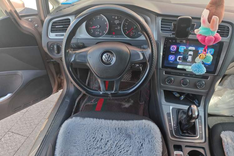 Used Volkswagen Golf 2016 1.6L Automatic Fashion Model Steering Wheel