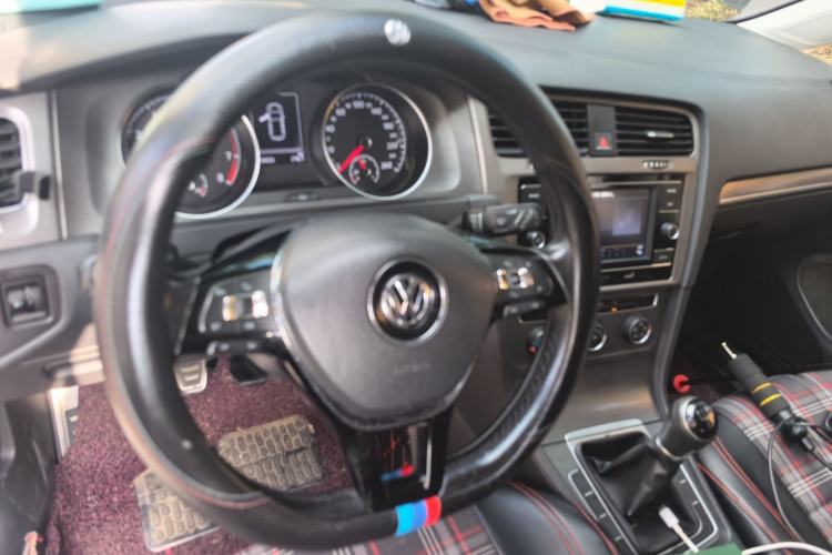 Used Volkswagen Golf 2016 230TSI Manual Comfort Version Steering Wheel