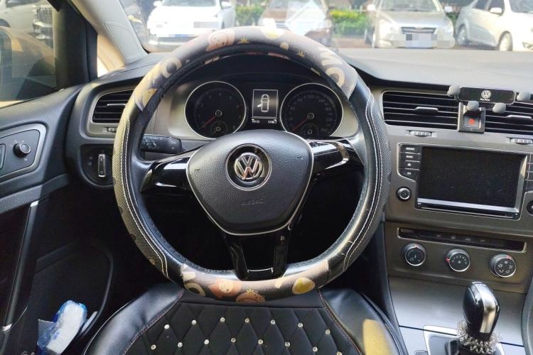 Used Volkswagen Golf 2016 230TSI Automatic Comfort Version Steering Wheel