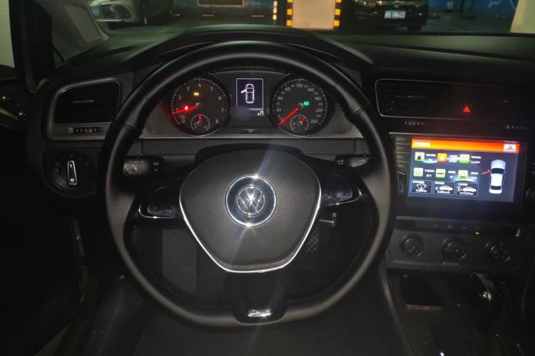Used Volkswagen Golf 2016 230TSI Automatic Comfort Version Steering Wheel