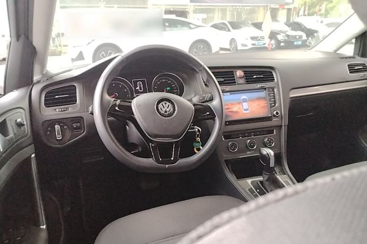 Used Volkswagen Golf 2016 1.6L Automatic Comfort Model Steering Wheel