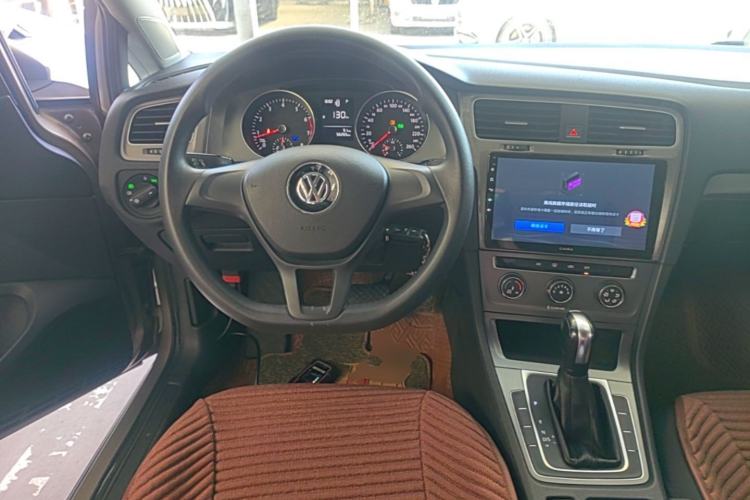 Used Volkswagen Golf 2016 1.6L Automatic Fashion Model Steering Wheel