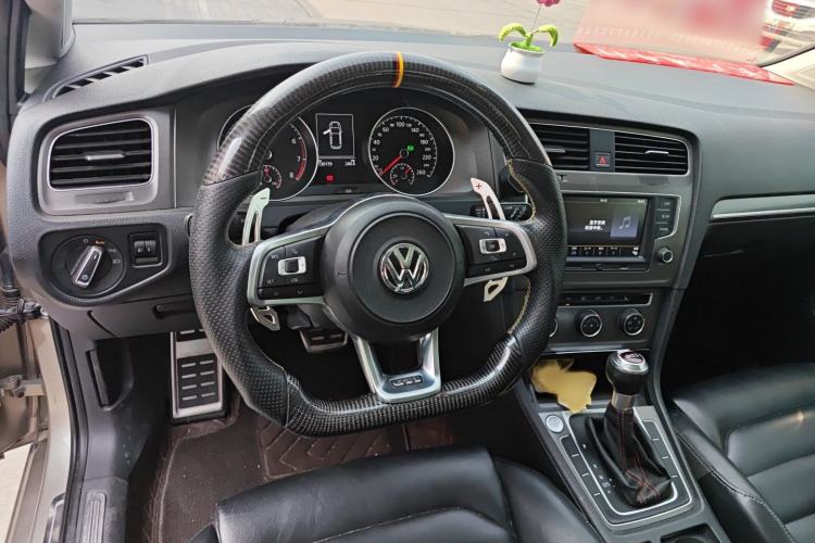 Used Volkswagen Golf 2016 230TSI Automatic Luxury Version Steering Wheel