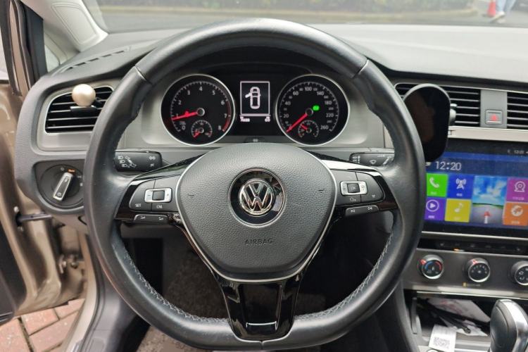 Used Volkswagen Golf 2016 230TSI Automatic Luxury Version Steering Wheel