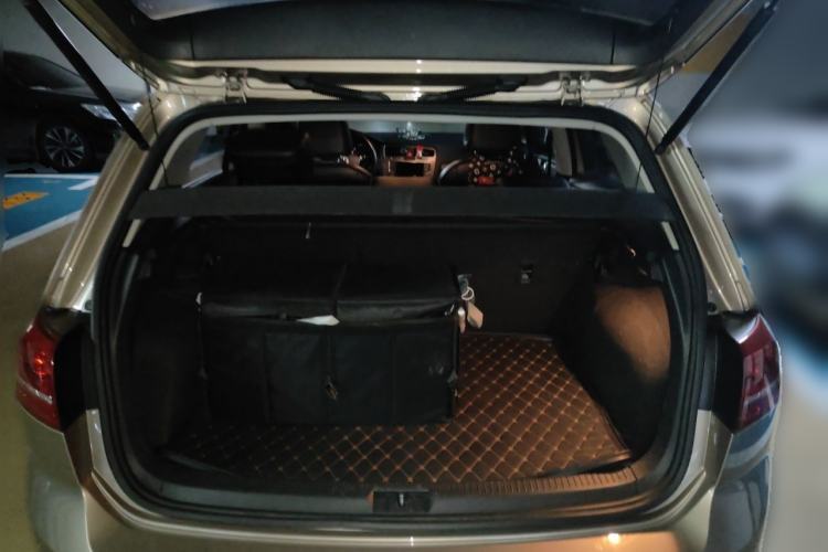 Used Volkswagen Golf 2016 230TSI Automatic Luxury Version Trunk