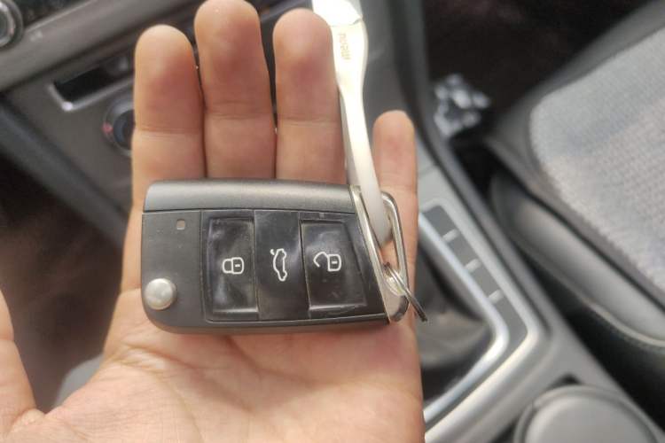 Used Volkswagen Golf 2016 230TSI Automatic Luxury Version Vehicle Key
