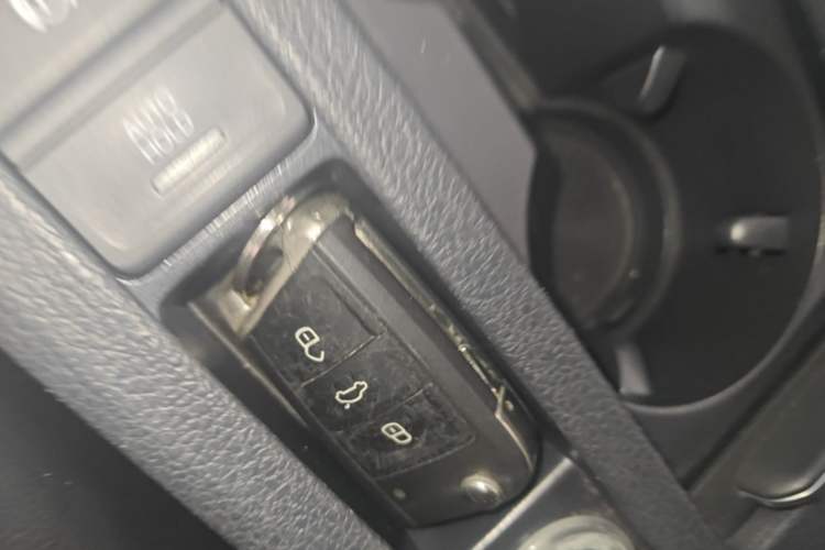 Used Volkswagen Golf 2016 230TSI Automatic Luxury Version Vehicle Key