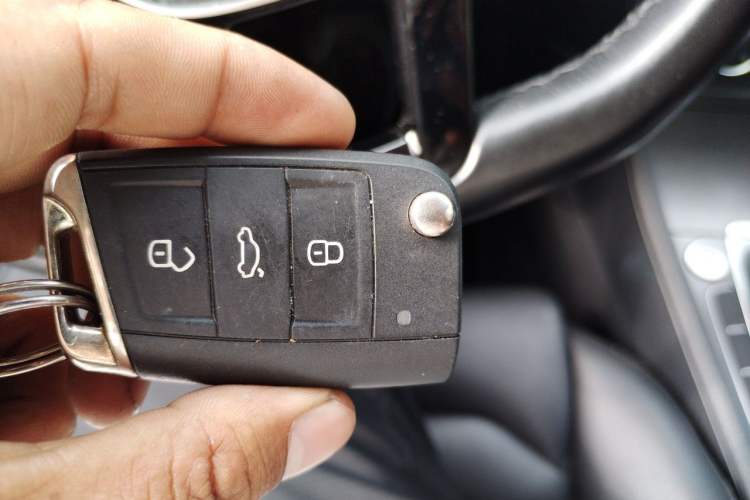 Used Volkswagen Golf 2016 230TSI Automatic Luxury Version Vehicle Key